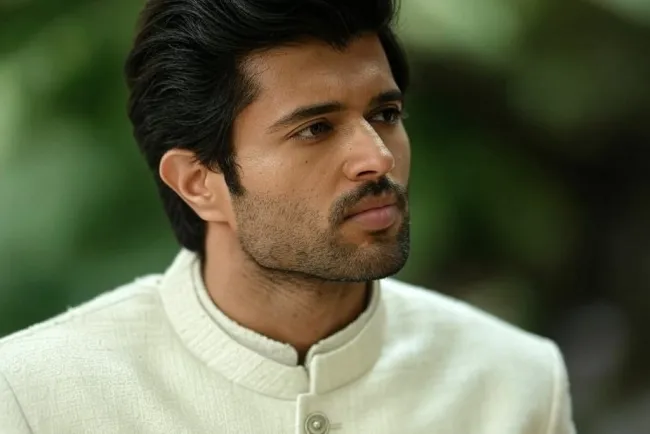 Vijay Deverakonda Takes a Holy Dip at Maha Kumbh Mela – Spiritual Journey & Significance