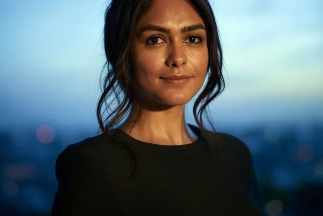 Mrunal Thakur Latest Photos: Stunning HD Images & New Photoshoots